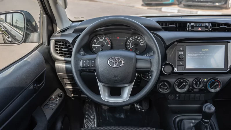TOYOTA HILUX 2023 (LHD)