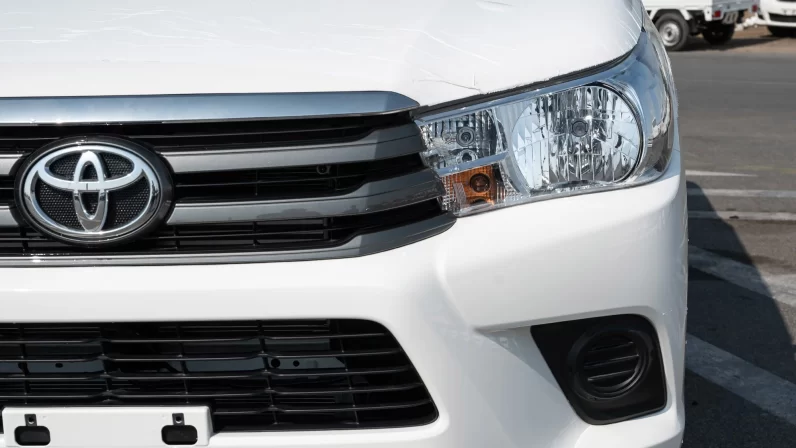 TOYOTA HILUX 2023 (LHD)