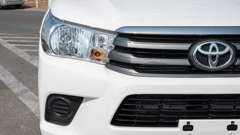TOYOTA HILUX 2023 (LHD)