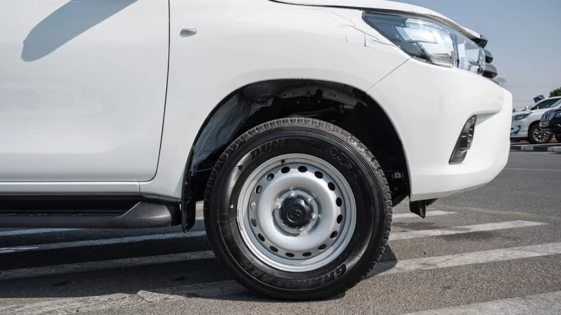 TOYOTA HILUX 2023 (LHD)