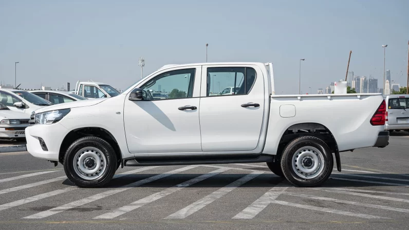 TOYOTA HILUX 2023 (LHD)