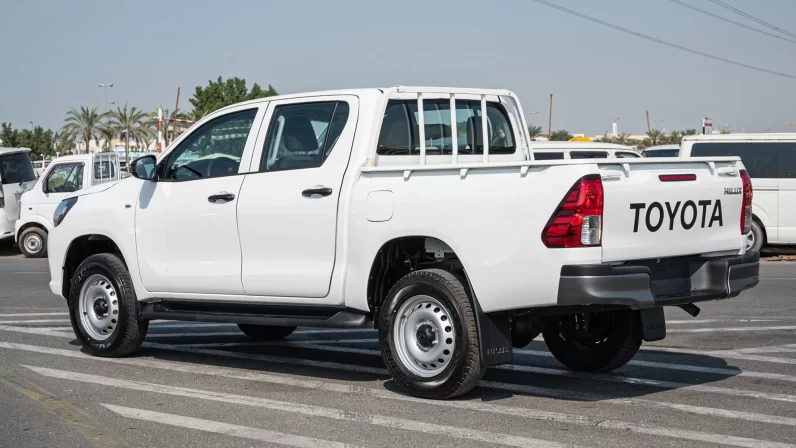 TOYOTA HILUX 2023 (LHD)