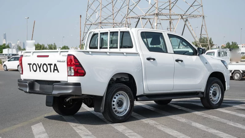 TOYOTA HILUX 2023 (LHD)