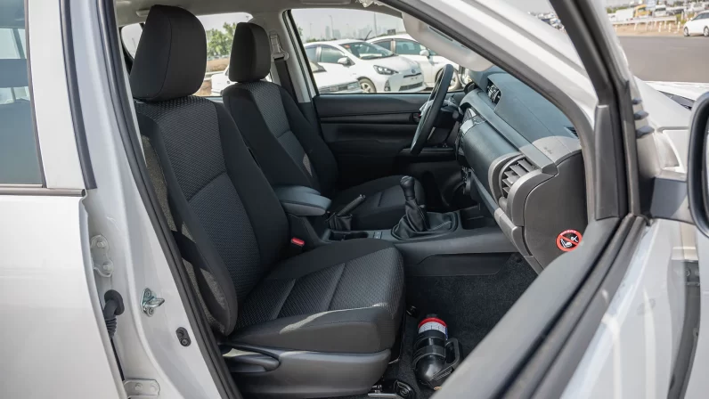 TOYOTA HILUX 2023 (LHD)