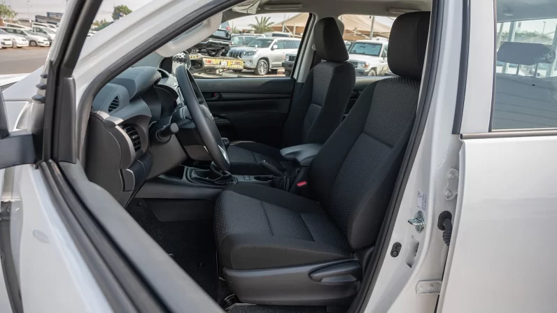 TOYOTA HILUX 2023 (LHD)