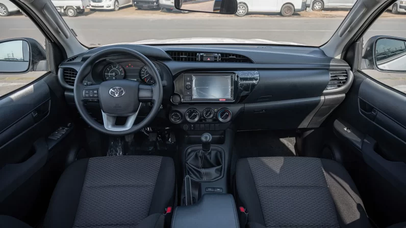 TOYOTA HILUX 2023 (LHD)