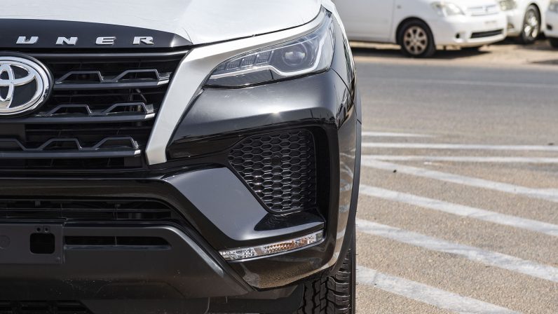 TOYOTA FORTUNER 2022 (LHD)
