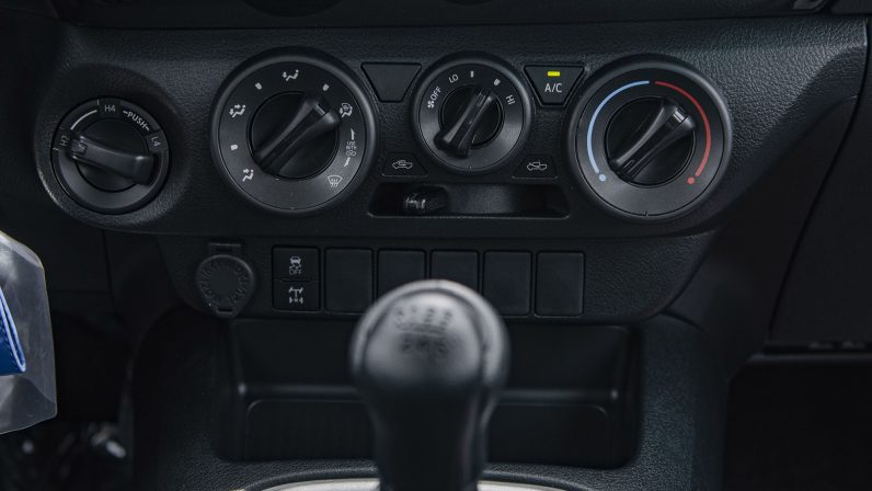 Toyota Hilux 2022 (LHD)