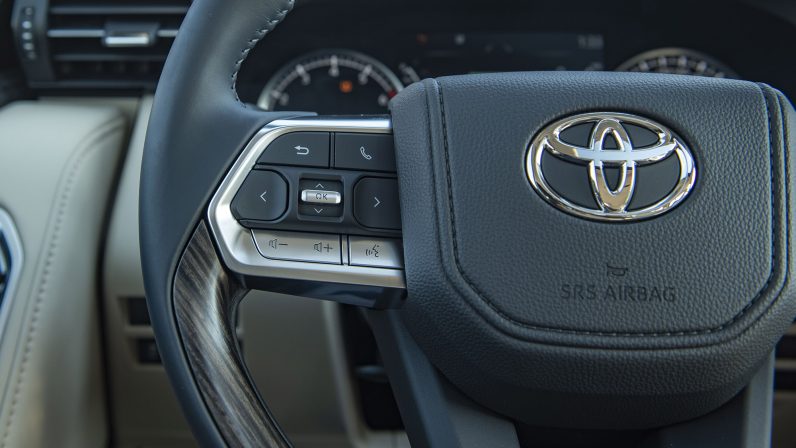 Toyota Land Cruiser 300 2022 (LHD)