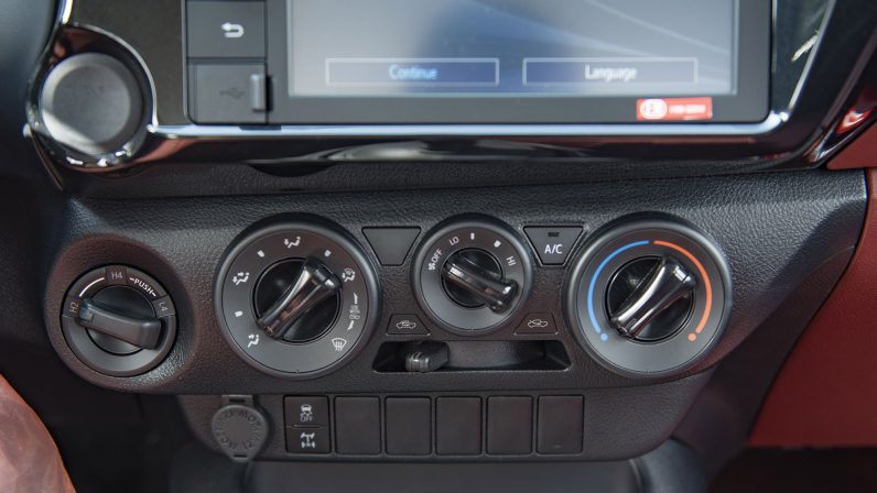 Toyota Hilux 2022 (LHD)