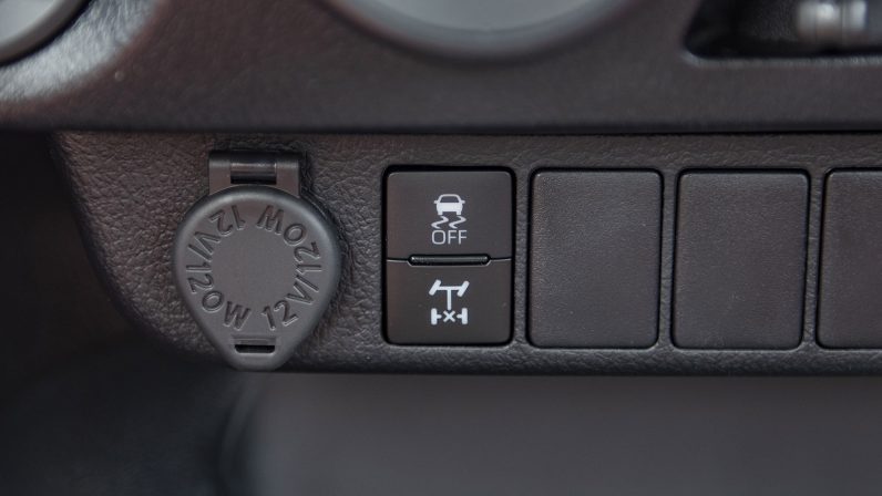 Toyota Hilux 2022 (LHD)