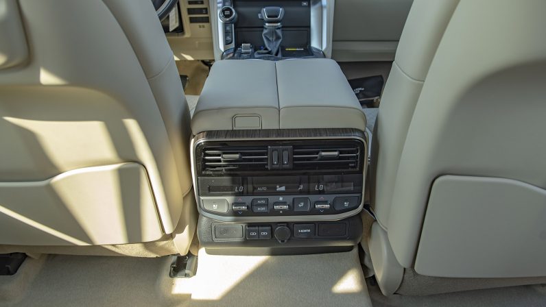 Toyota Land Cruiser 300 2022 (LHD)