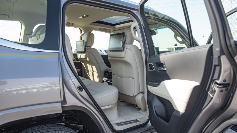Toyota Land Cruiser 300 2022 (LHD)