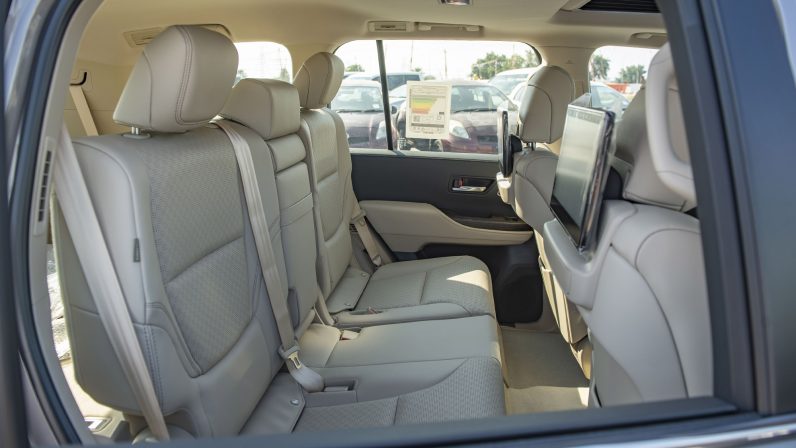 Toyota Land Cruiser 300 2022 (LHD)