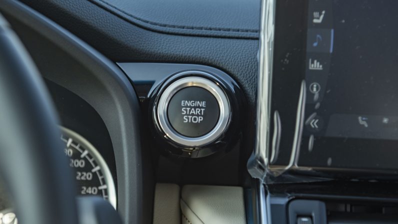 Toyota Land Cruiser 300 2022 (LHD)