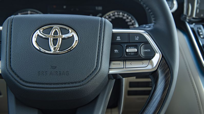 Toyota Land Cruiser 300 2022 (LHD)