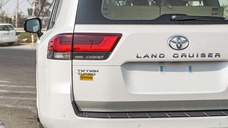 Toyota Land Cruiser 300 2022 (LHD)