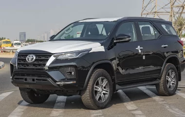 TOYOTA FORTUNER 2023 (LHD)
