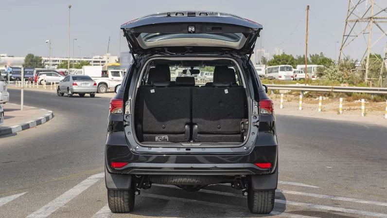 TOYOTA FORTUNER 2023 (LHD)