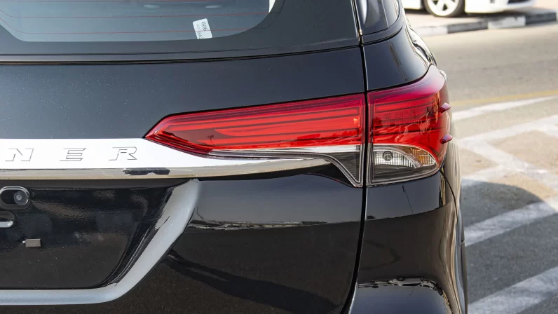 TOYOTA FORTUNER 2023 (LHD)