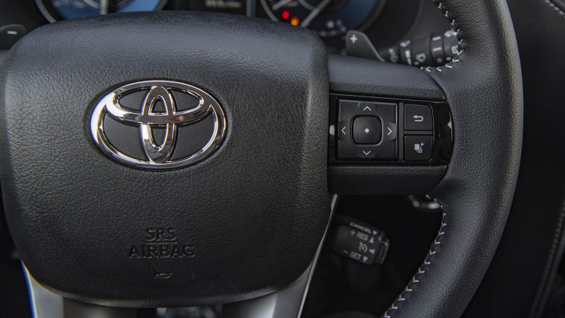 TOYOTA FORTUNER 2023 (LHD)