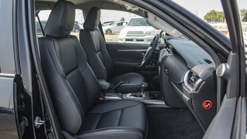 TOYOTA FORTUNER 2023 (LHD)