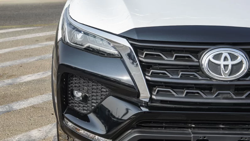 TOYOTA FORTUNER 2023 (LHD)