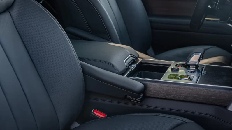 (LHD) LAND ROVER RANGE ROVER AUTOBIOGRAPHY D350 SWB AWD AT 2023