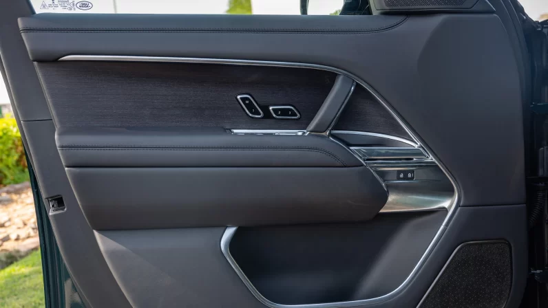 (LHD) LAND ROVER RANGE ROVER AUTOBIOGRAPHY D350 SWB AWD AT 2023