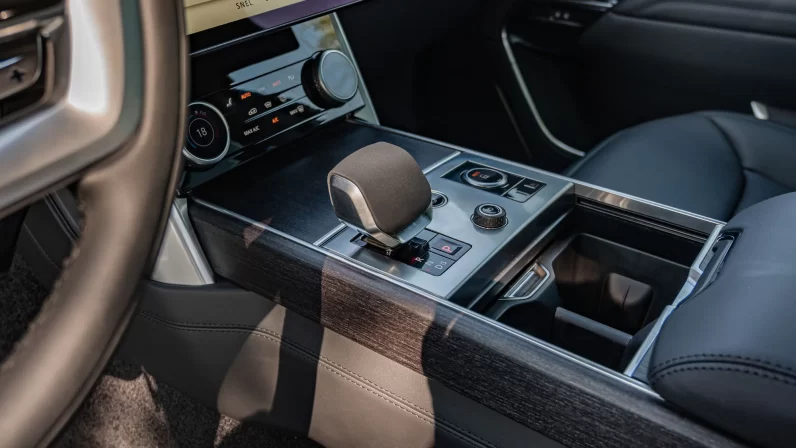 (LHD) LAND ROVER RANGE ROVER AUTOBIOGRAPHY D350 SWB AWD AT 2023