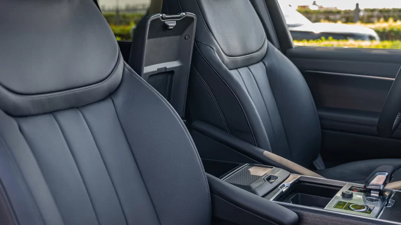 (LHD) LAND ROVER RANGE ROVER AUTOBIOGRAPHY D350 SWB AWD AT 2023