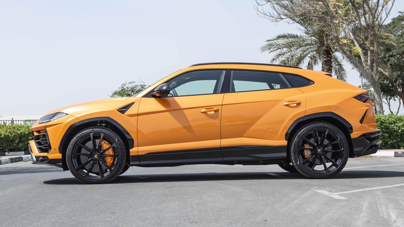 (LHD) Lamborghini URUS 4.0P AT 2022