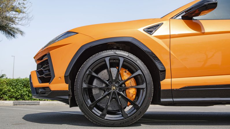 (LHD) Lamborghini URUS 4.0P AT 2022