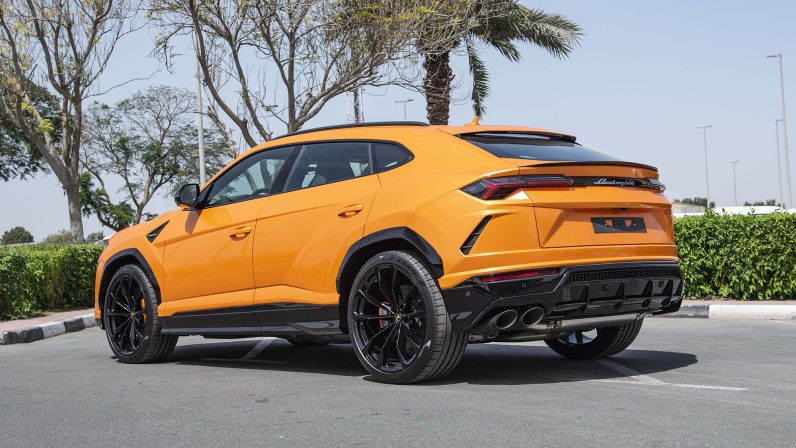 (LHD) Lamborghini URUS 4.0P AT 2022