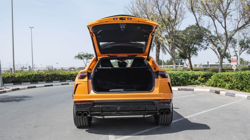 (LHD) Lamborghini URUS 4.0P AT 2022