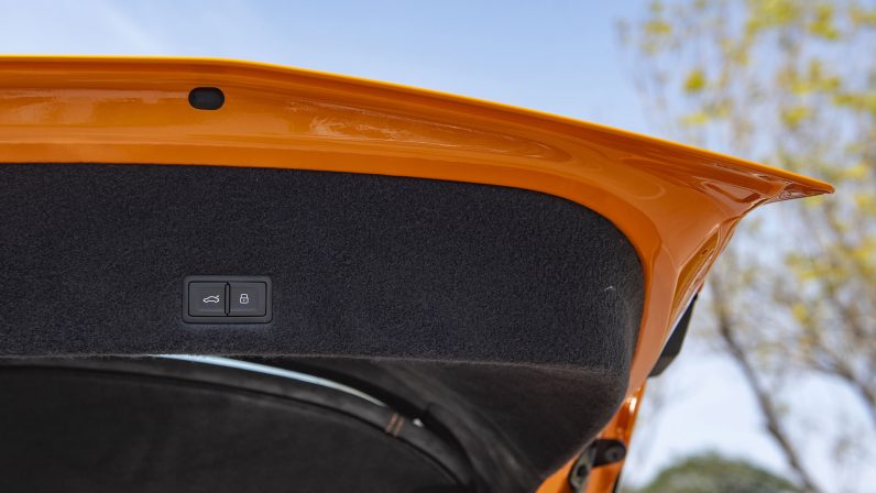 (LHD) Lamborghini URUS 4.0P AT 2022