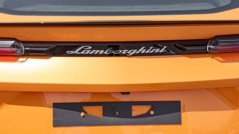 (LHD) Lamborghini URUS 4.0P AT 2022