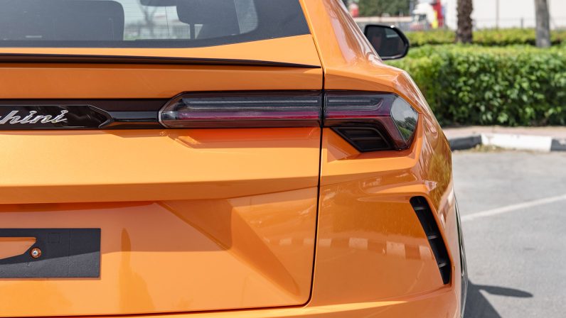 (LHD) Lamborghini URUS 4.0P AT 2022