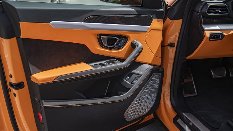 (LHD) Lamborghini URUS 4.0P AT 2022