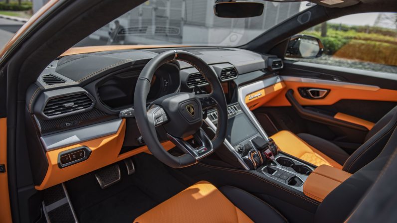 (LHD) Lamborghini URUS 4.0P AT 2022