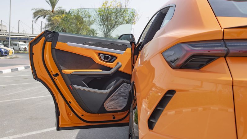 (LHD) Lamborghini URUS 4.0P AT 2022