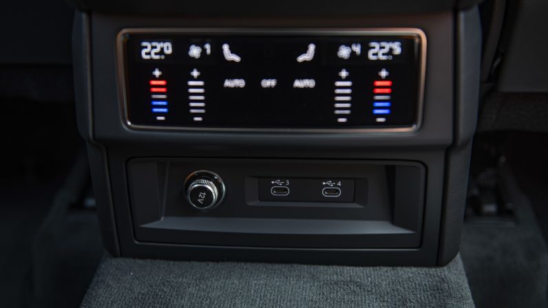 (LHD) Lamborghini URUS 4.0P AT 2022