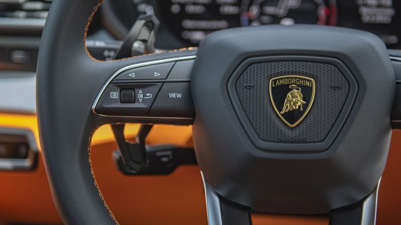 (LHD) Lamborghini URUS 4.0P AT 2022