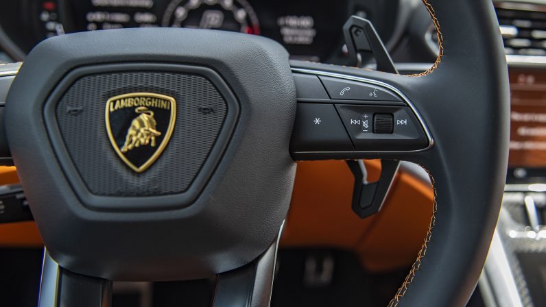 (LHD) Lamborghini URUS 4.0P AT 2022