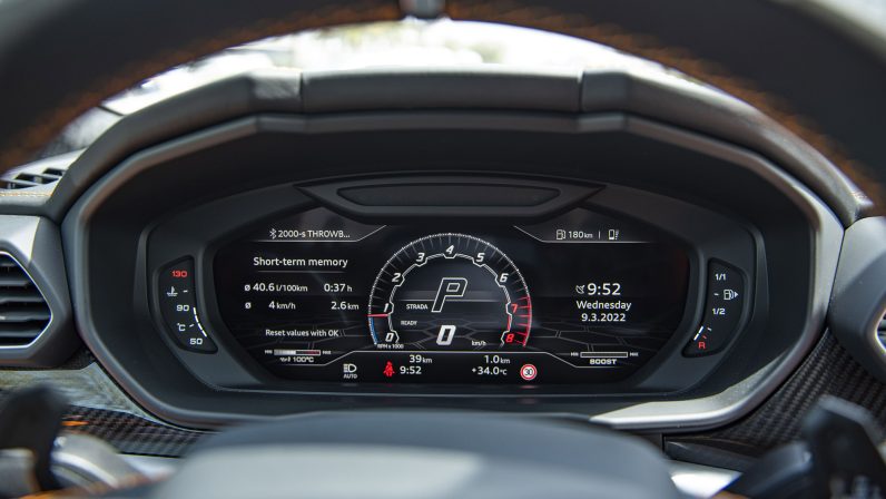 (LHD) Lamborghini URUS 4.0P AT 2022