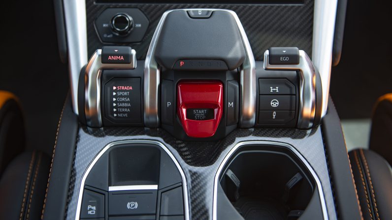 (LHD) Lamborghini URUS 4.0P AT 2022