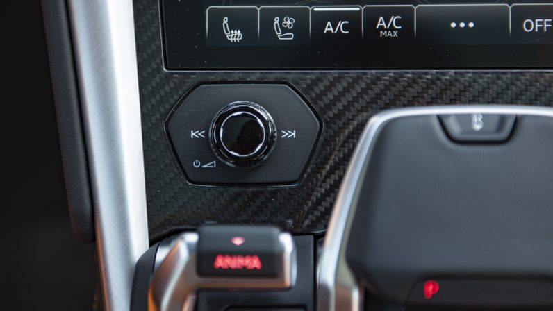 (LHD) Lamborghini URUS 4.0P AT 2022