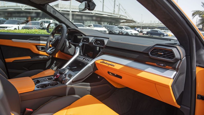 (LHD) Lamborghini URUS 4.0P AT 2022