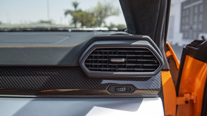 (LHD) Lamborghini URUS 4.0P AT 2022