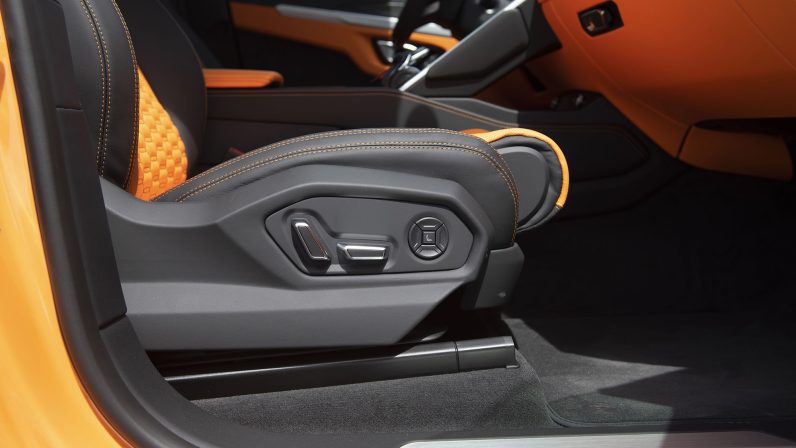 (LHD) Lamborghini URUS 4.0P AT 2022